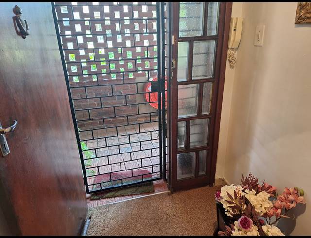 2 BEDROOM APARTMENT FOR SALE IN THREE RIVERS PROPER